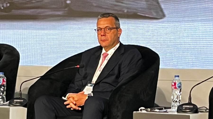 محمد ثروت: شراكات بنك القاهرة مع التكنولوجيا المالية تعزز الوصول إلى شرائح جديدة من العملاء محمد ثروت: شراكات بنك القاهرة مع التكنولوجيا المالية تعزز الوصول إلى شرائح جديدة من العملاء